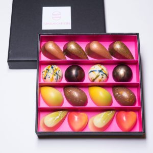 CHOCOLATE BOX – 16 PIECE CUSTOM